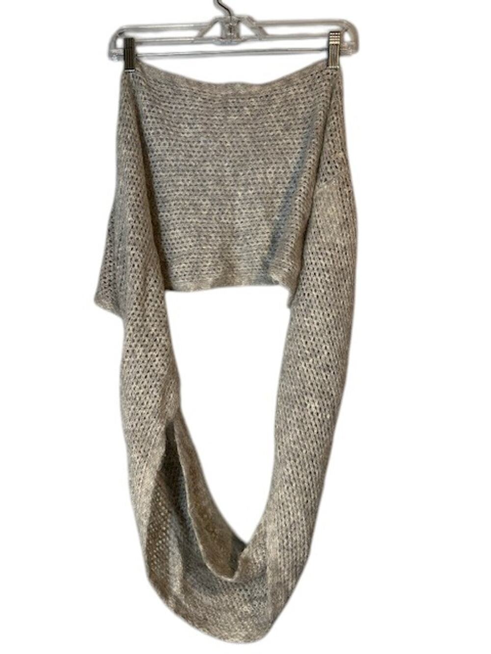 Abercrombie & Fitch Women’s Gray Knitted Infinity Scarf Loose Knit 37 x 17